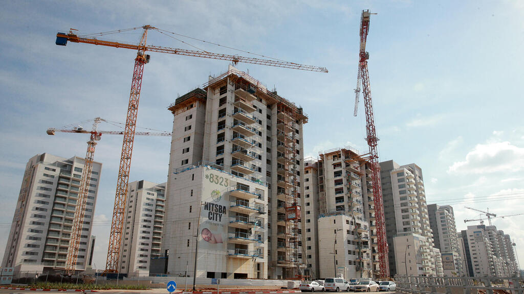 בנייה בראש העין. הורדות הריבית מקזזות רק חלק מההתייקרות החדה של המשכנתא (צילום: אוראל כהן) פרויקט הקמת שכונת מגורים ב ראש העין בנייה חדשה
