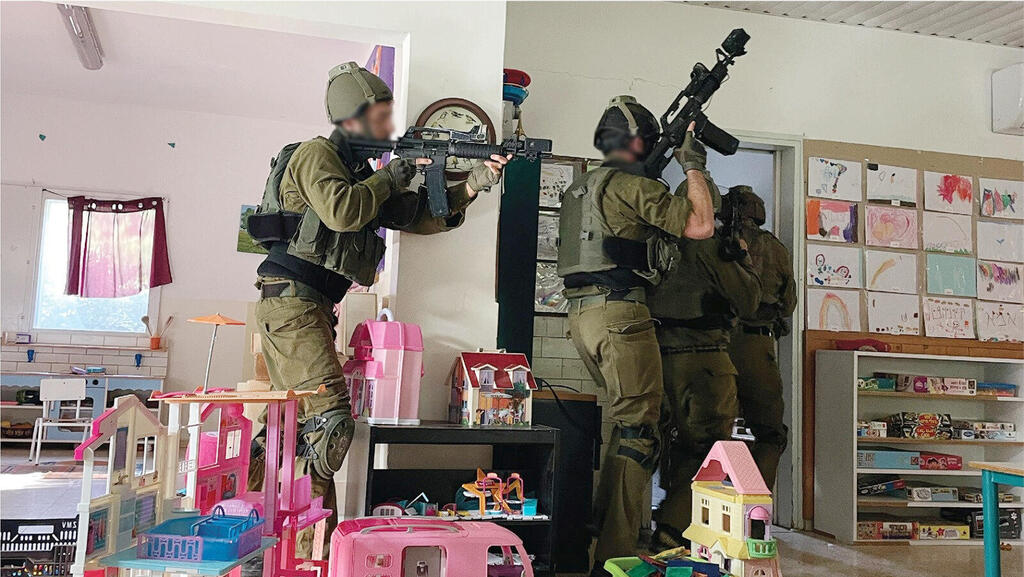 סימולציית לחימה באתר של בגירה