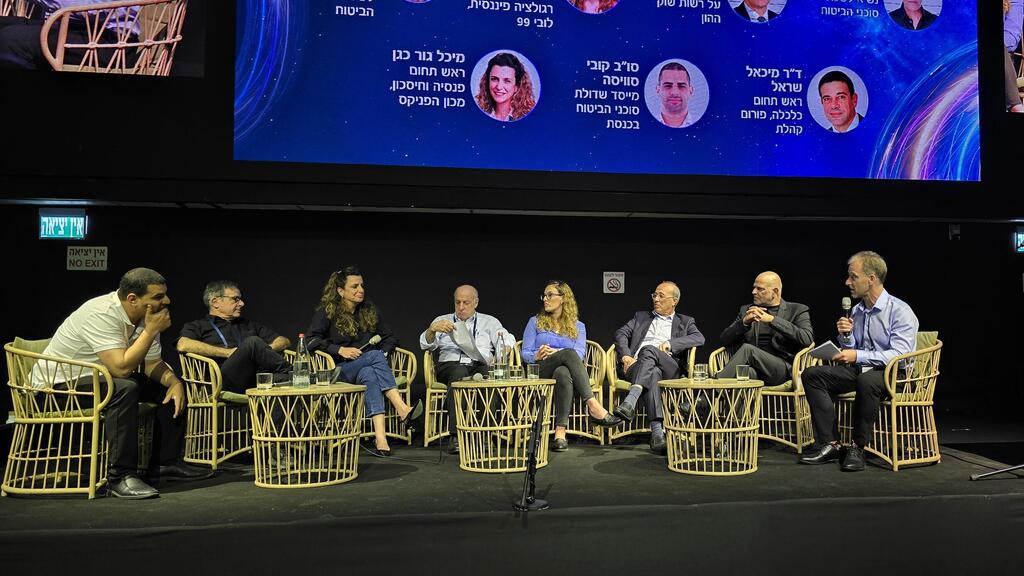 משתתפי הפאנל. "הסוכנים רוצים לנייד כמה שיותר" משתתפי הפאנל