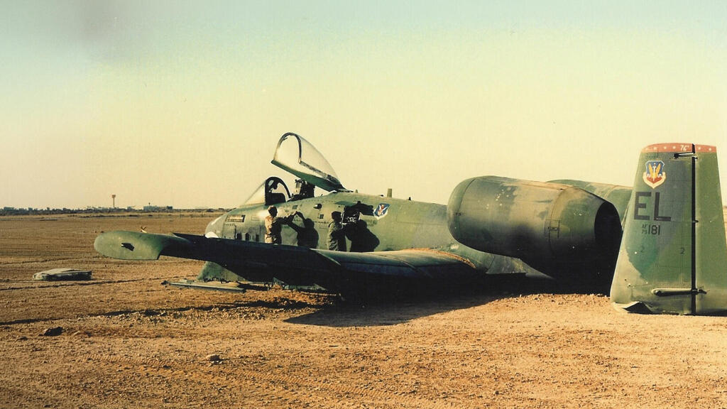 מטוס A10 שנחת נחיתת חירום (צילום: USAF) הקברניט A10 מטוס תקיפה 19