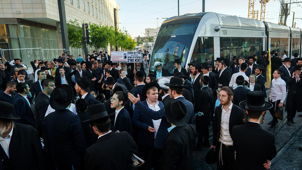 הפגנת חרדים נגד הגיוס בירושלים. חברי הכנסת איימו לתמוך בוועדת חקירה ממלכתית (צילום: שלו שלום) הפגנת חרדים נגד הגיוס בשבוע שעבר בירושלים