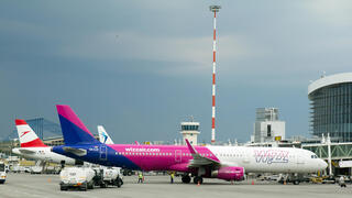מטוס  wizz air וויז אייר