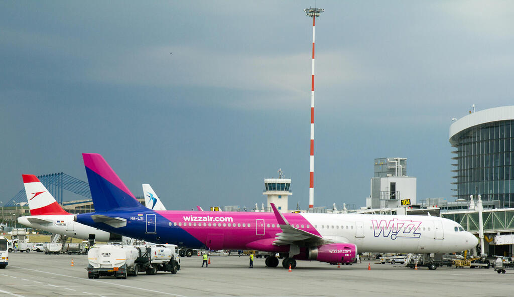 מטוס  wizz air וויז אייר