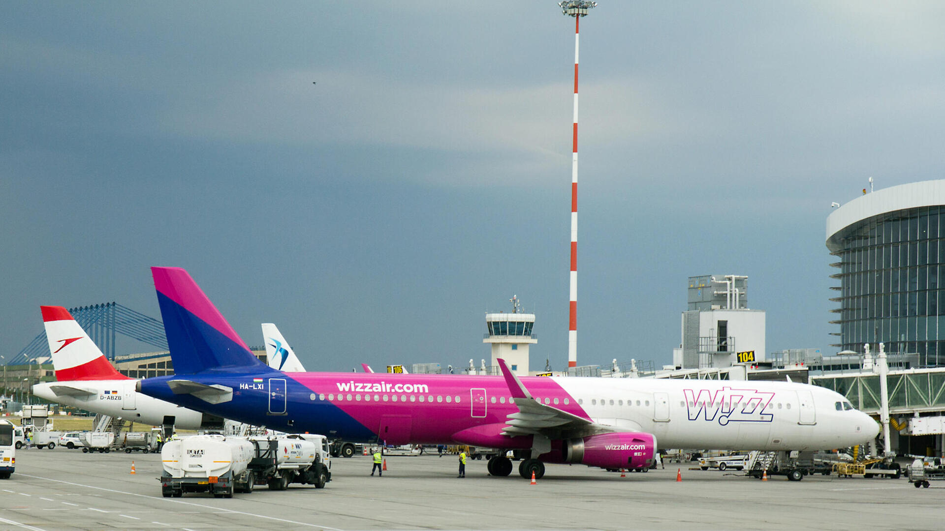 מטוס  wizz air וויז אייר