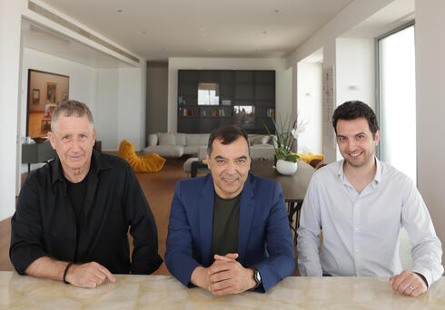 Amnon Shashua (center) alongside AI21 co-founders Yoav Shoham and Ori Goshen. 