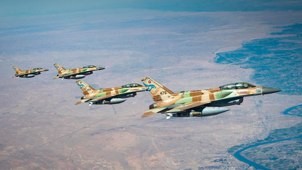 מטוסי F16 של צה"ל בדרכם לתקיפה באיראן (צילום: דובר צה"ל) הקברניט עיר טילים איראן תת קרקע