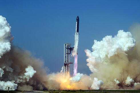 SpaceX. 