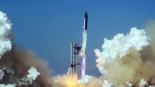 שיגור טיל סטארשיפ של SpaceX בבעלות אילון מאסק