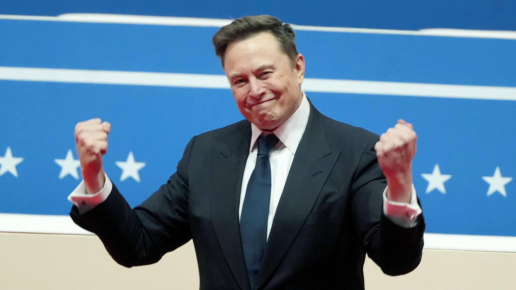 איש העסקים אילון מאסק הבעלים של SpaceX