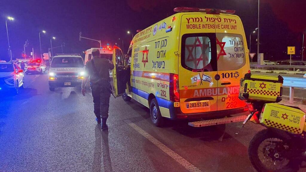 זירת הפיגוע (צילום: תיעוד מבצעי מד"א) זירת פיגוע טרור ב גוש עציון 31.5.26