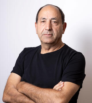 רמי לוי. רביד לחץ על שסטוביץ' להעלות את מחירי מוצריו ברשת של רמי לוי, בטענה כי הוא "מקלקל לך השוק"