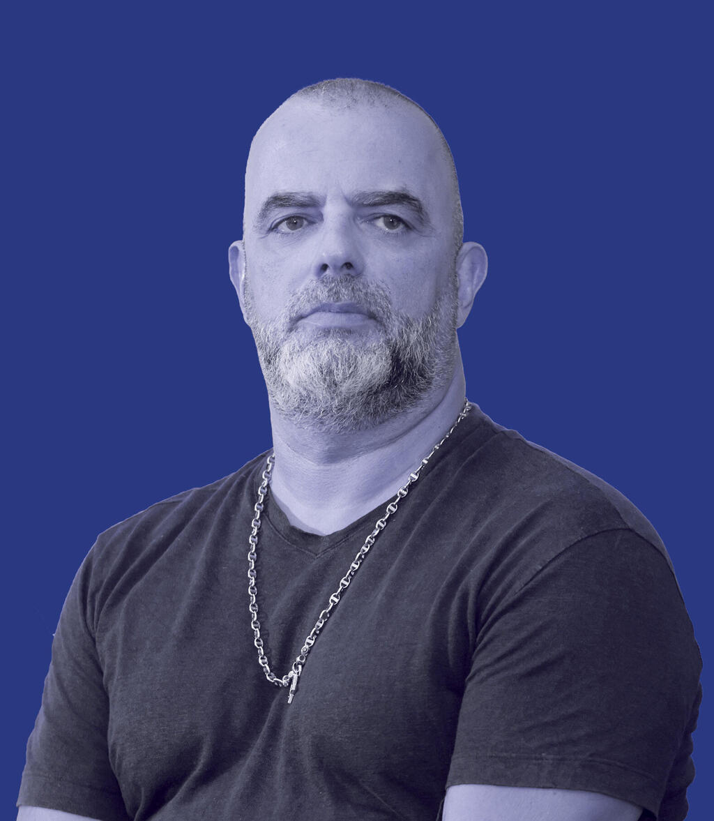 רביד. העיד על עצמו בחקירות כי הוא "אחד שעושה דאווינים ומשלם על זה ביוקר