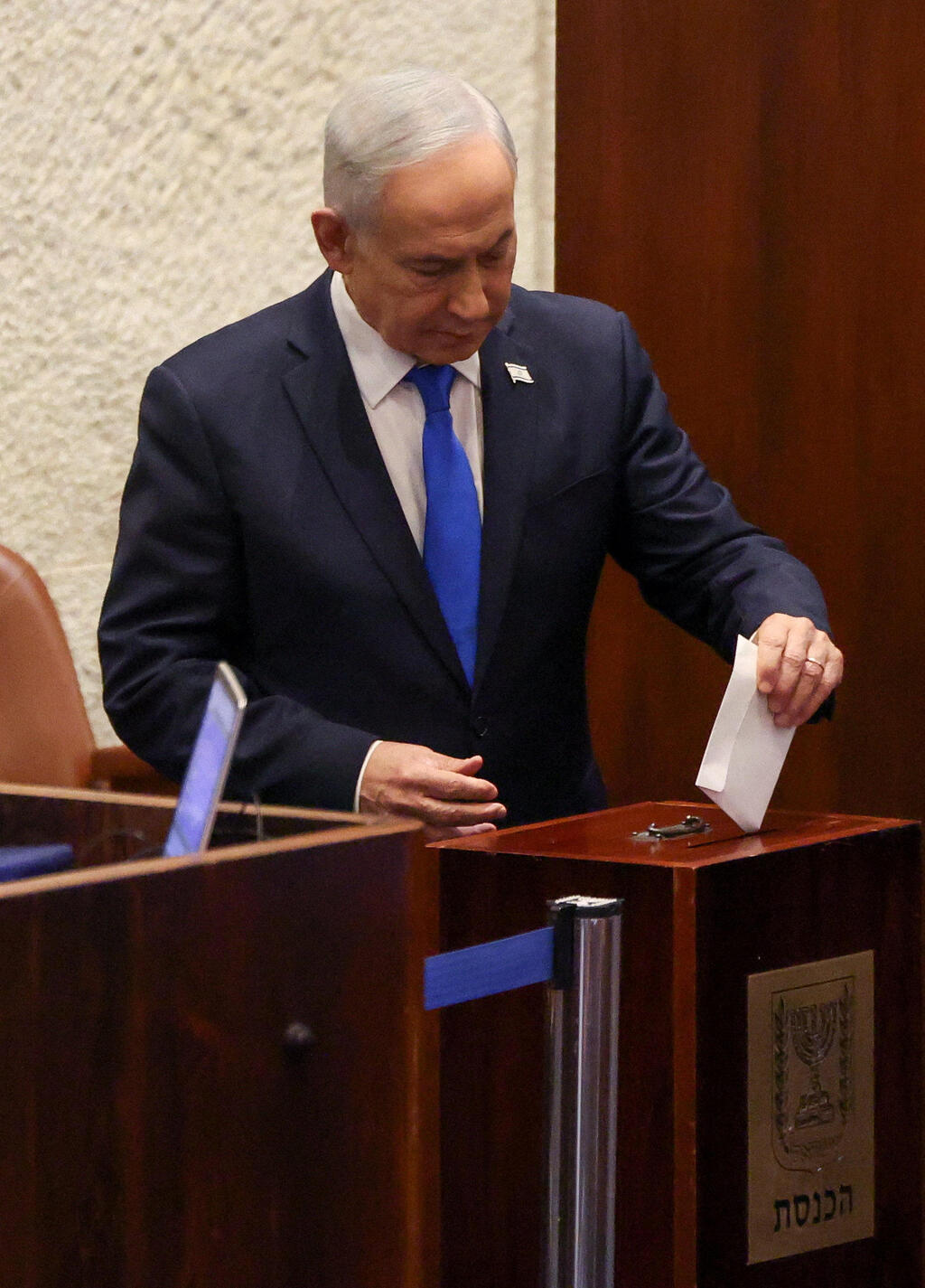 ראש הממשלה בנימין נתניהו מליאה מליאת הכנסת בחירה בחירות מבקר מדינה מהומות ח"כ צילמו את הקלפי פרגוד