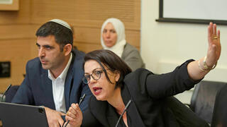 יו"רית הוועדה המיוחדת לאישור הצעת חוק השידורים ח"כ גלית דיסטל אטבריאן והשר שלמה קרעי בדיוני הוועדה בשבוע שעבר