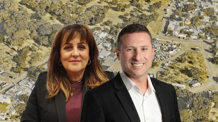 מ"מ יו"ר ארגון הקבלנים תומר צליח וח"כ קטי שטרית על רקע מתחם נס לגויים (צילומים: צחי שמש, Ckbsea, ויקימדיה, Simplex 3D) מ"מ יו"ר ארגון הקבלנים תומר צליח וח"כ קטי שטרית על רקע מתחם נס לגויים