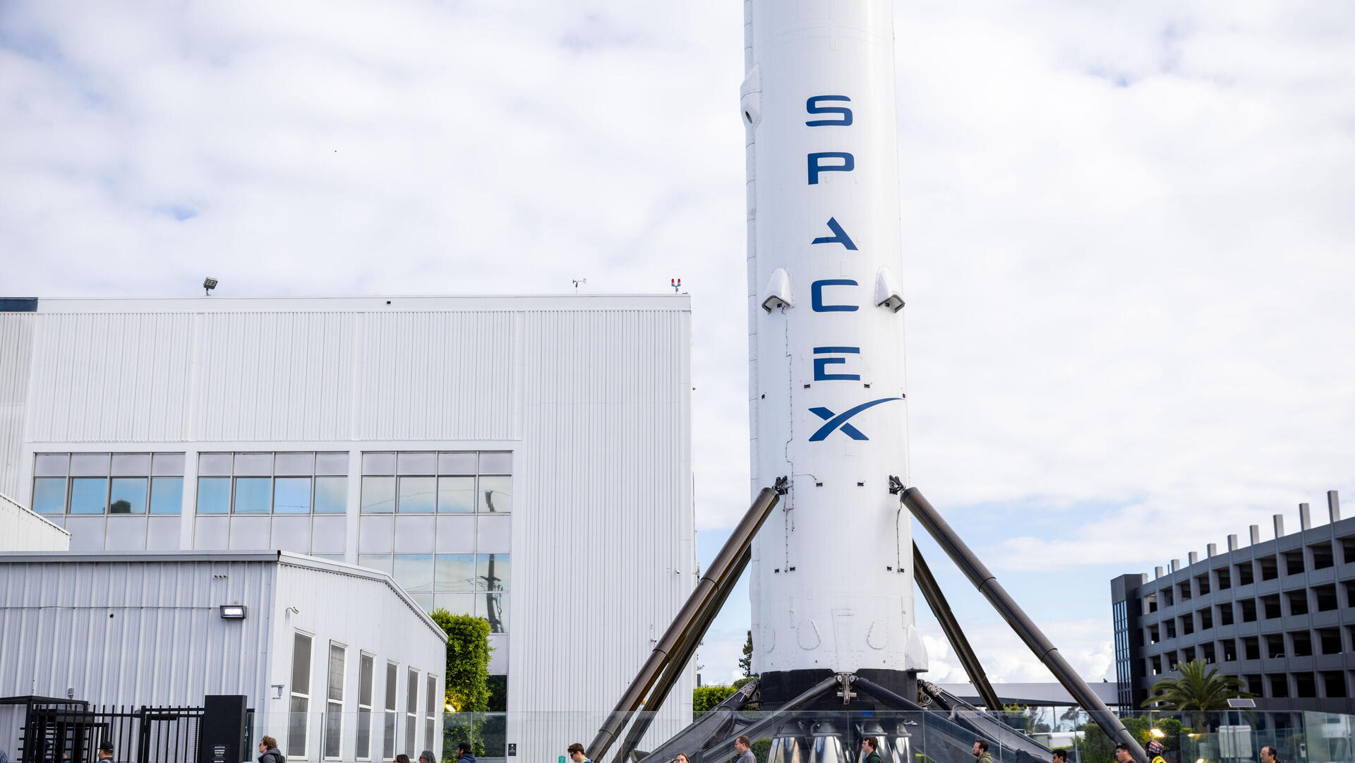 משגר פאלקון 9 של SpaceX