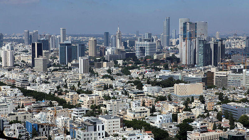 תל אביב. ההתייקרות לאורך העשור האחרון מוסברת באופן חלקי על ידי התחזקות השקל (צילום: עמית שעל) תל אביב