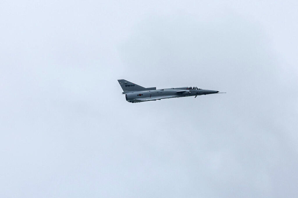 Kfir flying over Sri Lanka. (Photo: IAI) מטוס כפיר ב סרי לנקה