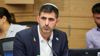 שר התקשורת שלמה קרעי בדיון בוועדת התקשורת