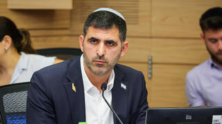 שר התקשורת שלמה קרעי בדיון בוועדת התקשורת