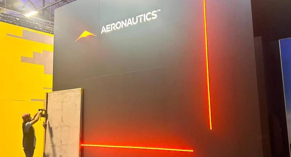 Aeronautics booth. (Photo: Ministry of Defense) ביתן של אירונאוטיקס בתערוכת יורוסטורי