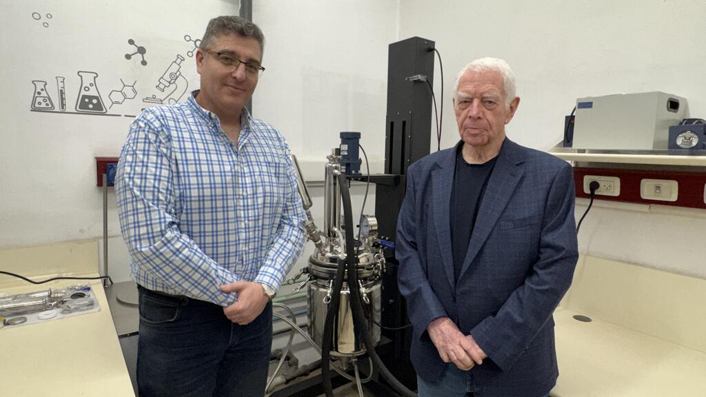 Dr Uri Stoin and Prof Yoel Sasson GreenTidio