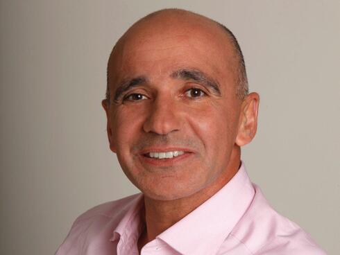 Yossi Azarzar. Yossi Azarzar.