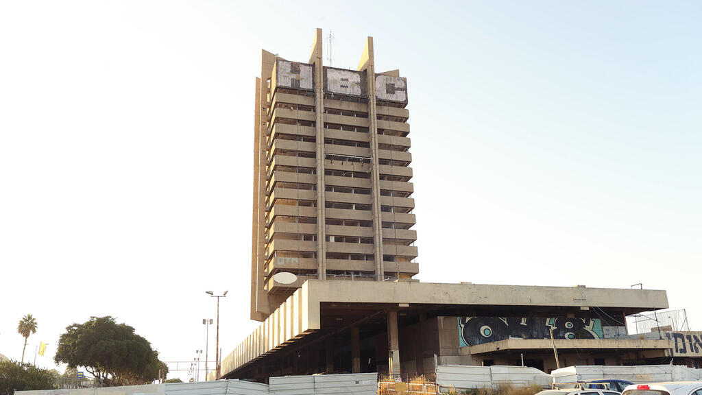 מבנה נצבא נטוש מגדל התחנה המרכזית הישנה ב חיפה שכונת בת גלים