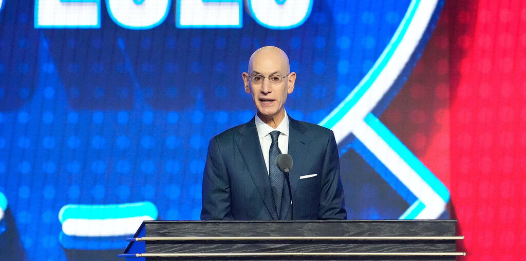 הקומישינר אדם סילבר נציב ליגת ה NBA