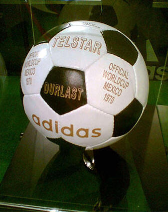 כדור ®Telstar, מונדיאל 1970 (צילום: צילום: Chong Fat, ויקיפדיה הסינית) כדור ®Telstar