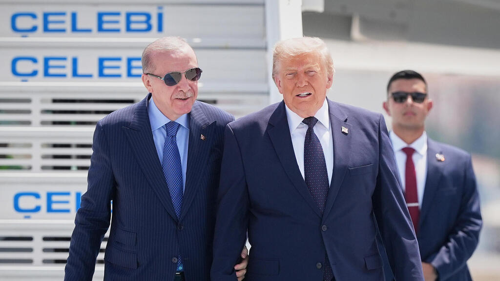 הנשיאים דונלד טראמפ ו רג'פ ארדואן אתמול באנקרה (צילום: Alex Brandon/AP) הנשיאים דונלד טראמפ ו רג'פ ארדואן אתמול באנקרה