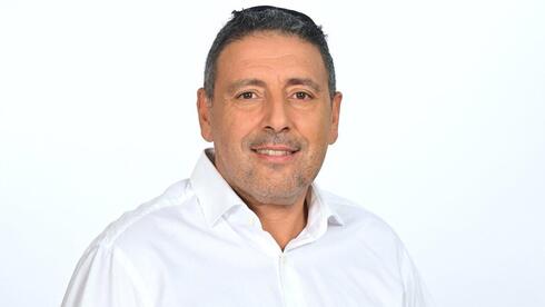 ישראל הדרי צחי אבו מגייס מהמוסדיים 254 מיליון שקל כדי לאפשר את רכישת ג'י סיטי