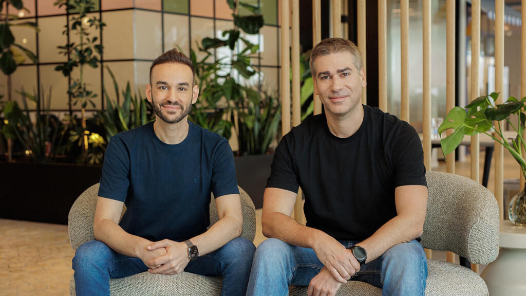 Oak founders. (Photo: Omer Hacohen) מימין שי מורג ו טל מרום מייסדי Oak