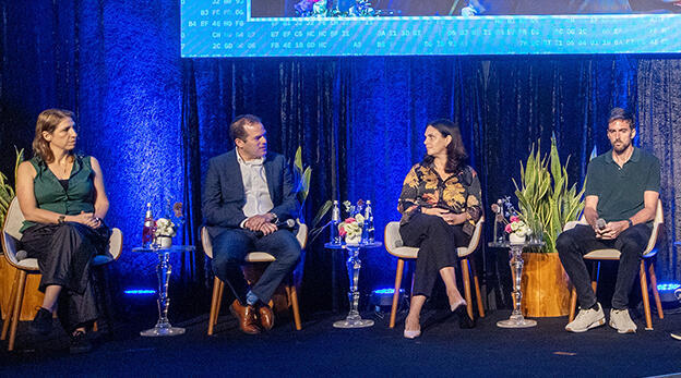 National Economic Conference panel<span style="font-weight: normal;"> (from right):</span> Nadir Izrael, Dana Nissel, Meir Orbach, Michal Sarig-Kaduri (Ido Erez) הוועידה כלכלית לאומית - מליאה חברתית - פאנל מאיר אורבך כלכליסט יוחנן מאלי מנכ"ל משרד הנגב הגליל והחוסן הלאומי דנה ניסל מנכ"לית ארגון 'אנו באנו' נדיר יזרעאל מייסד משותף ו – CTO ארמיס מיכל שריג כדורי מנכ"לית פורום חברות הצמיחה מנהלת קשרי ממשל וידאו