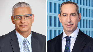 מימין נשיא איגוד הבנקים אורי אלון ומנכ"ל איגוד הבנקים איתן מדמון