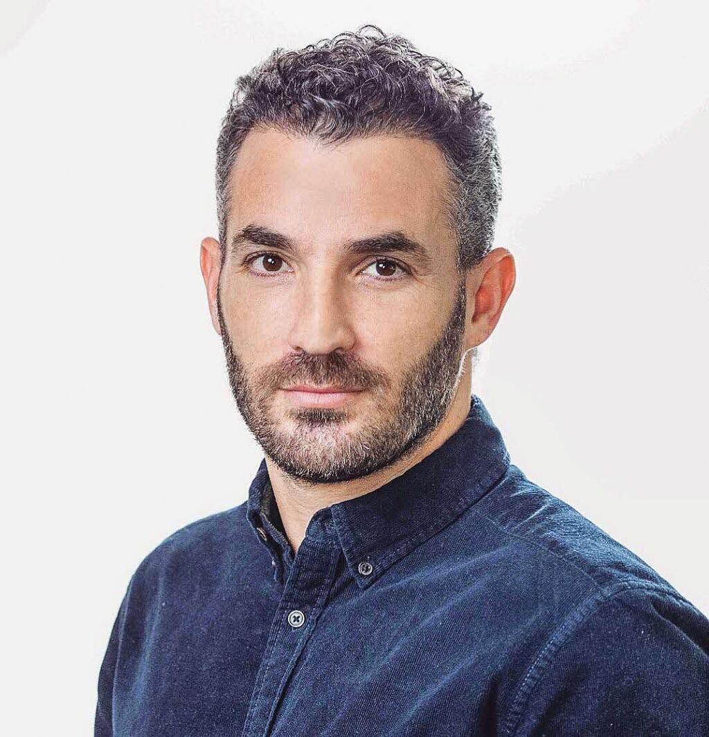 עו"ד יובל שדמי, מומחה לענייני עבודה, דיני חוזים ונדל"ן (צילום: אריאל שרוסטר) עו"ד יובל שדמי, מומחה לענייני עבודה, דיני חוזים ונדל"ן