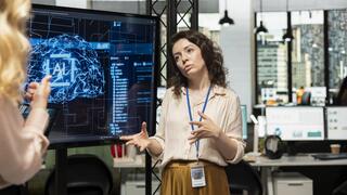 "מערכות AI יכולות לטעות באופן משכנע, השיח חייב לעבור לאיכות הנתונים"