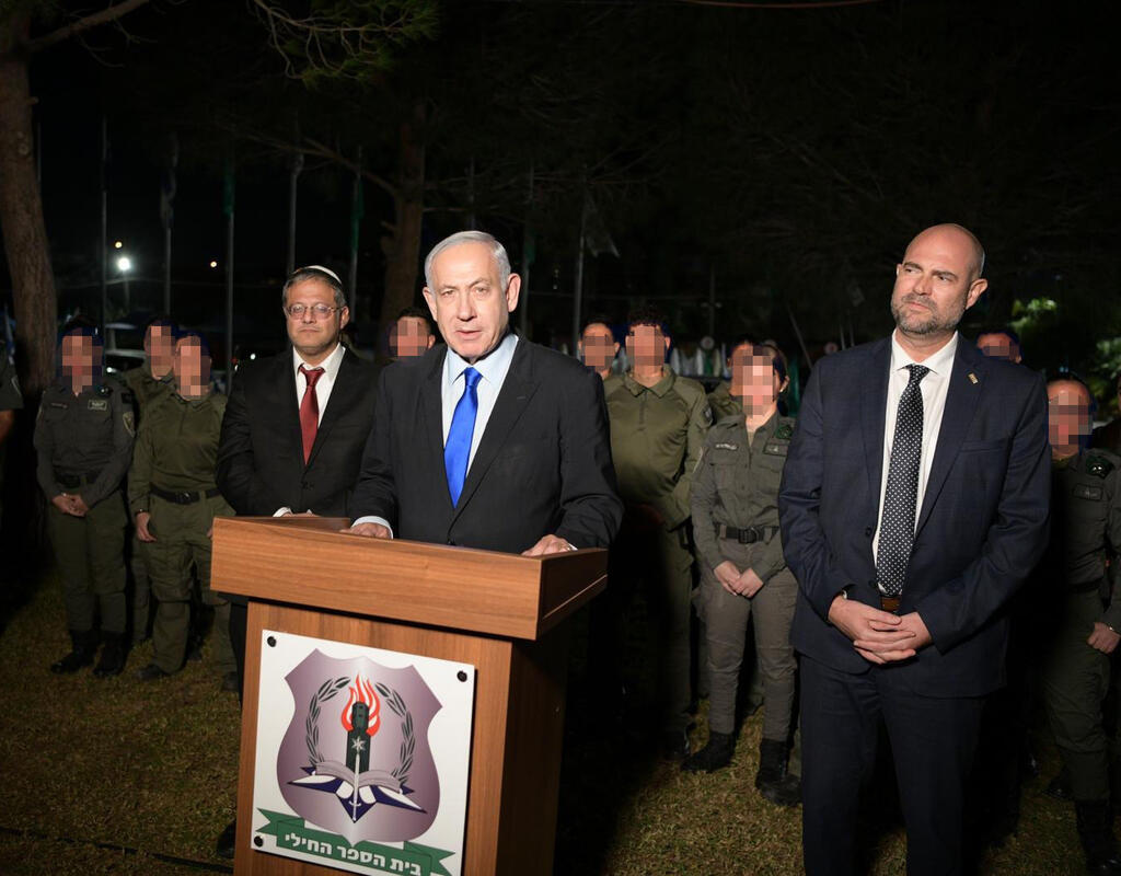 אוחנה, נתניהו ובן גביר. הלינגר קרא להם, באחד הפוסטים שלו, "סמרטוטן", מנהיג "מאפיה" ו"פשיסט"