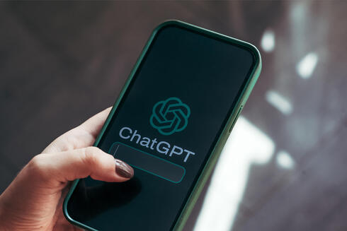  OpenAI's ChatGPT  
