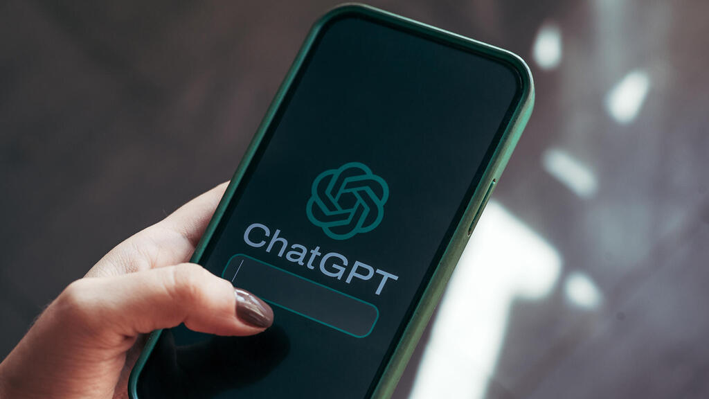אפליקציית ChatGPT של OpenAI (צילום: Jacqueline Aguilera/Shutterstock) אפליקציית ChatGPT של OpenAI