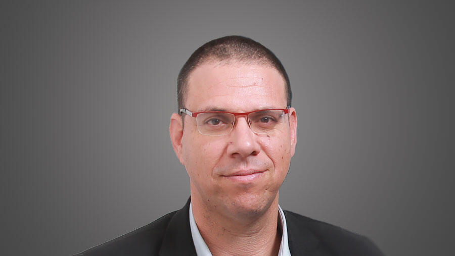 עו"ד מאורי עמפלי 