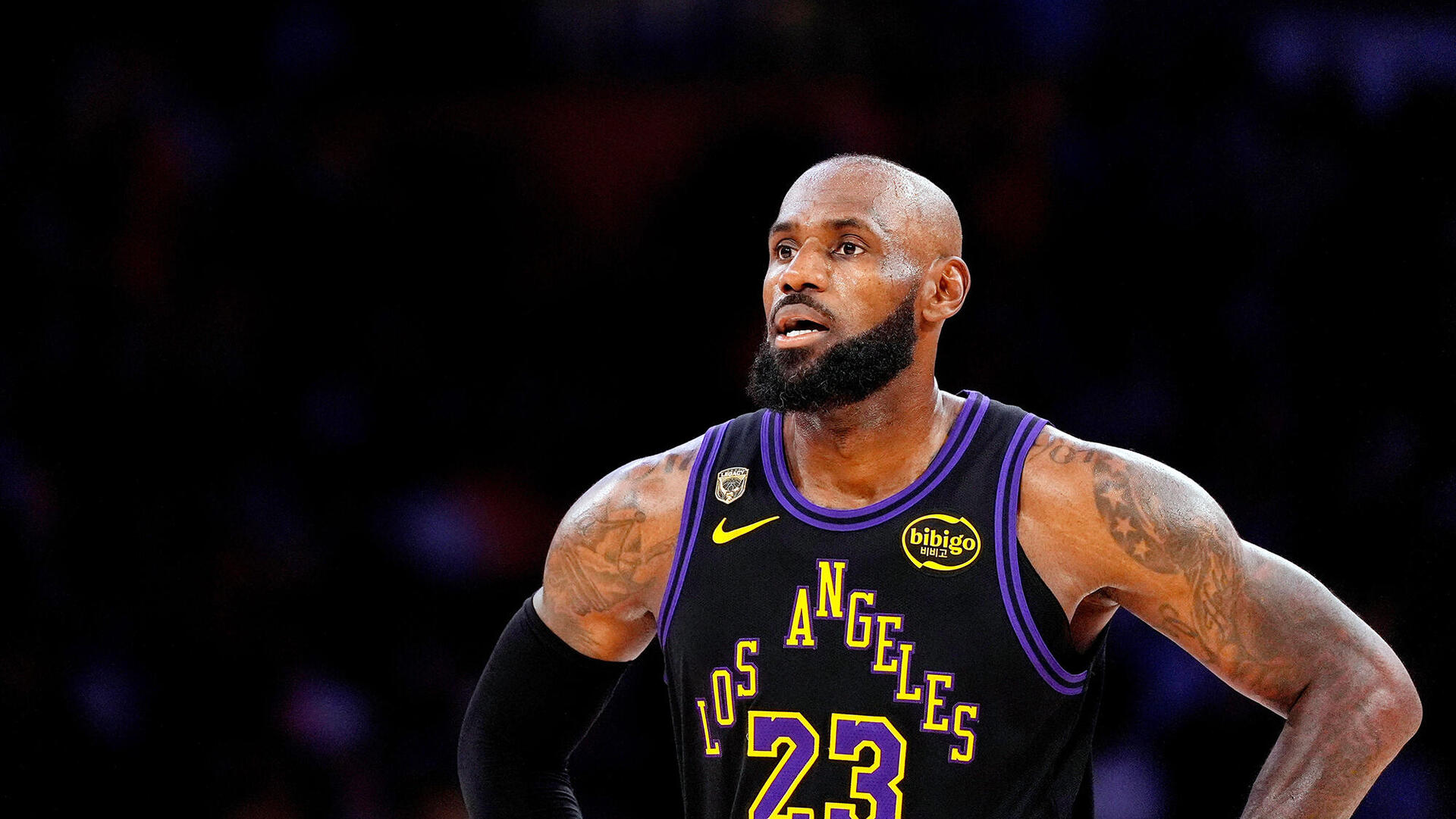 שחקן ה NBA לברון ג'יימס  11.5.26
