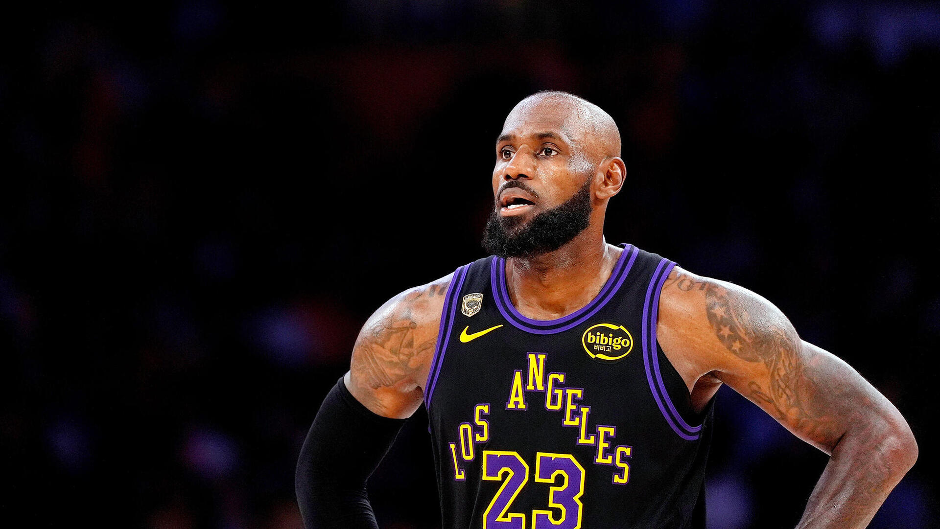 שחקן ה NBA לברון ג'יימס  11.5.26