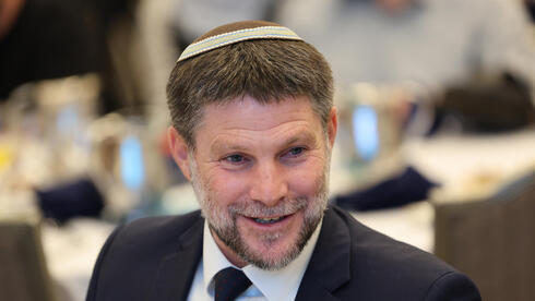 סמוטריץ' מאשים "פקידים פוסט־ציונים", אך מי באמת קובע את מדיניות התכנון?