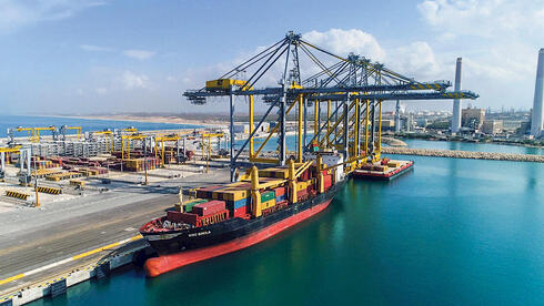 Cargo ship at Ashdod port Cargo ship at Ashdod port