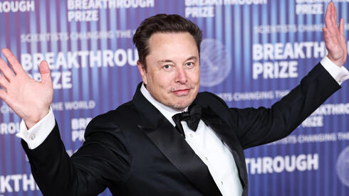 צילום: Image Press Agency via Reuters משאיר לכולם אבק: מניית SpaceX עלתה ומאסק חזר להיות טריליונר