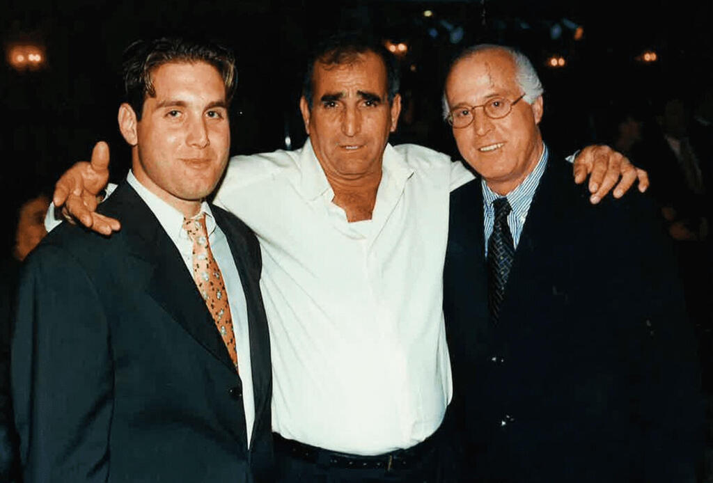 מימין המאמן דרור קשטן ז”ל ציון בלס ו תומר קשטן