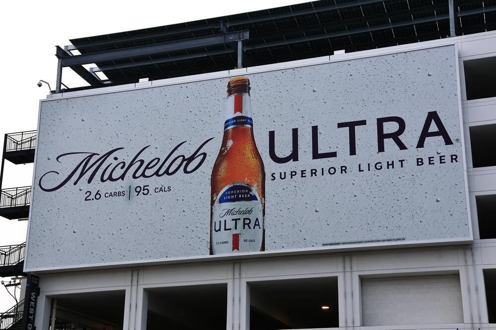 בירה מיקלוב אולטרה Michelob Ultra של AB InBev