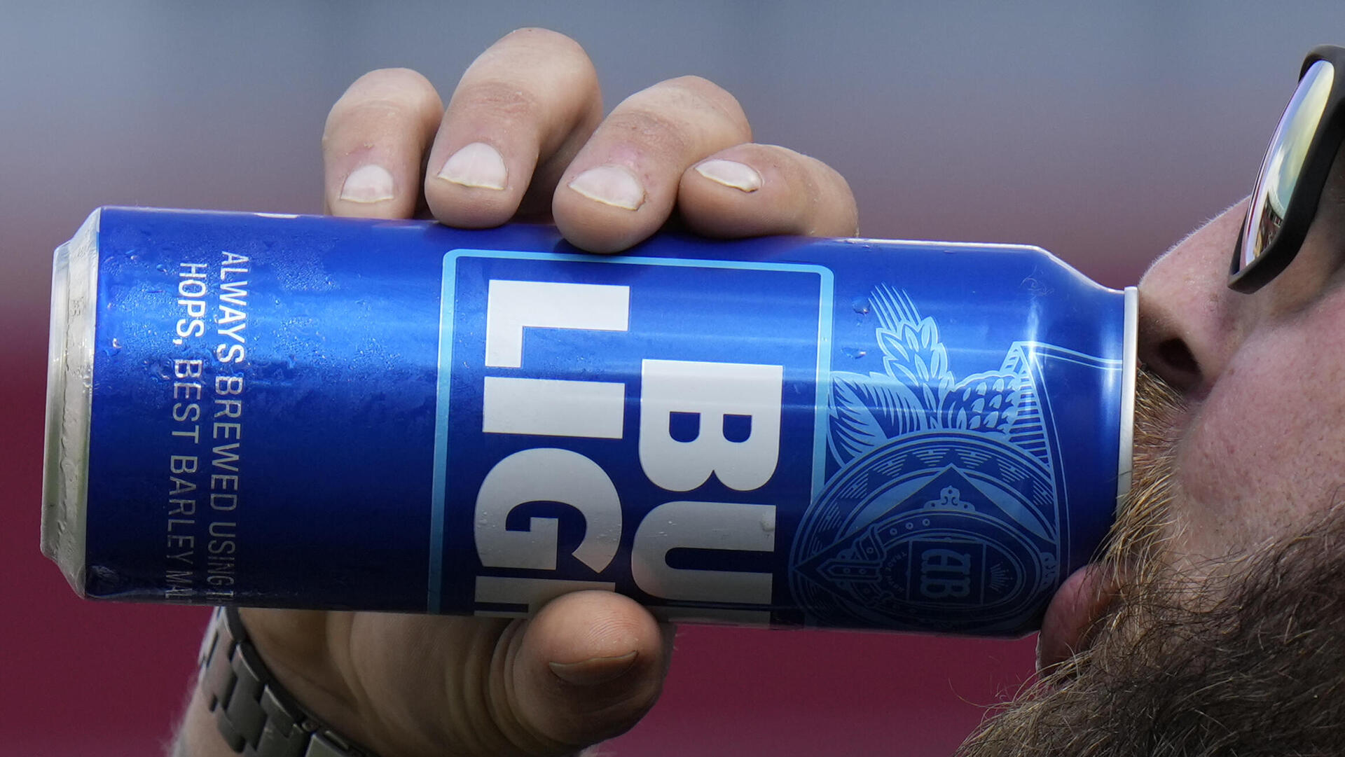 בירה באד לייט Bud Light שלAB InBev