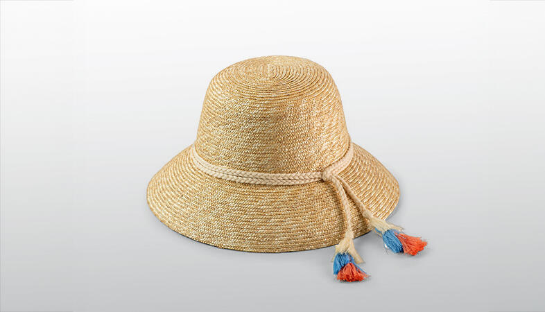 כובע קש של Justine Hats (צילום: Gadi Miara) כובע קש של המותג Justine Hats פנאי